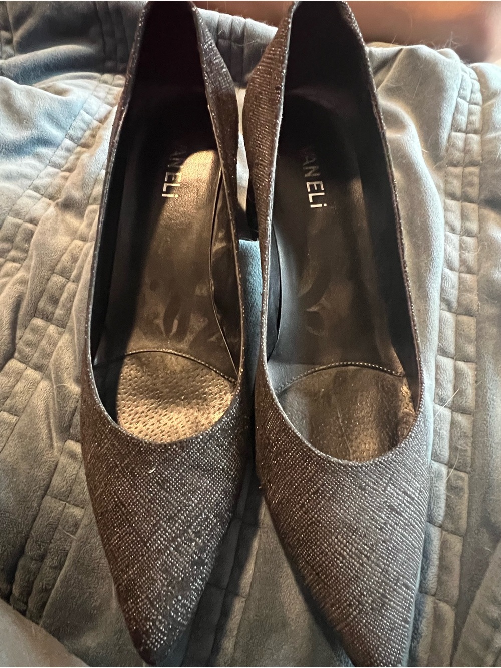 Vaneli Black Pointed-Toe square heel Pumps